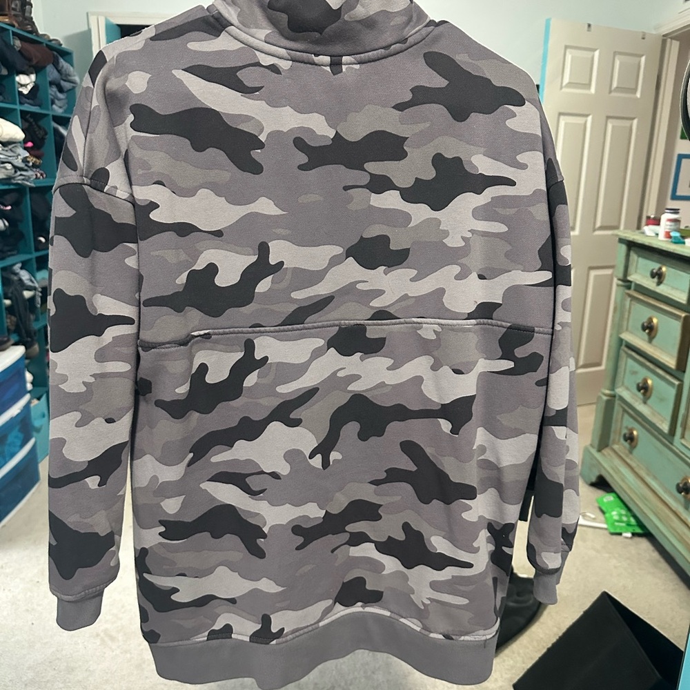 Old Navy Gray Camouflage Hoodie
